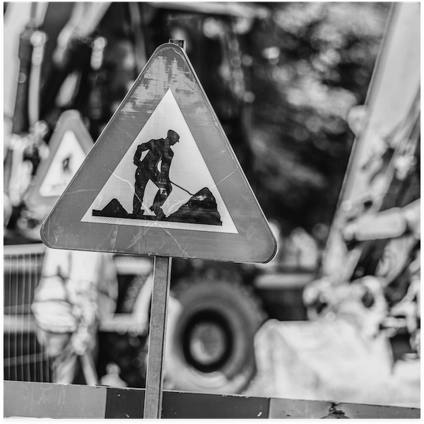 traffic robot small b-w traffic robot small b-w